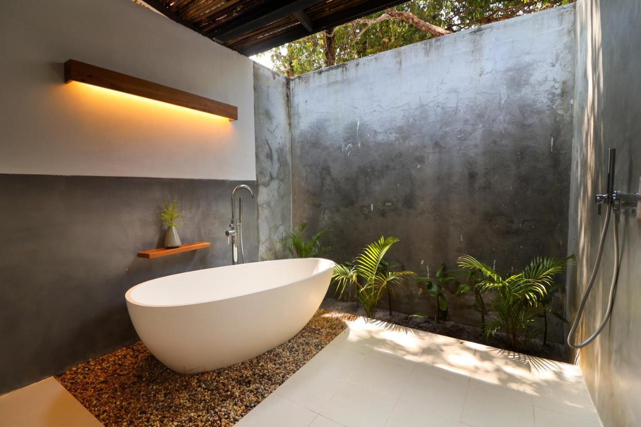 Island Center Point Hotel Koh Rong Sanloem Buitenkant foto