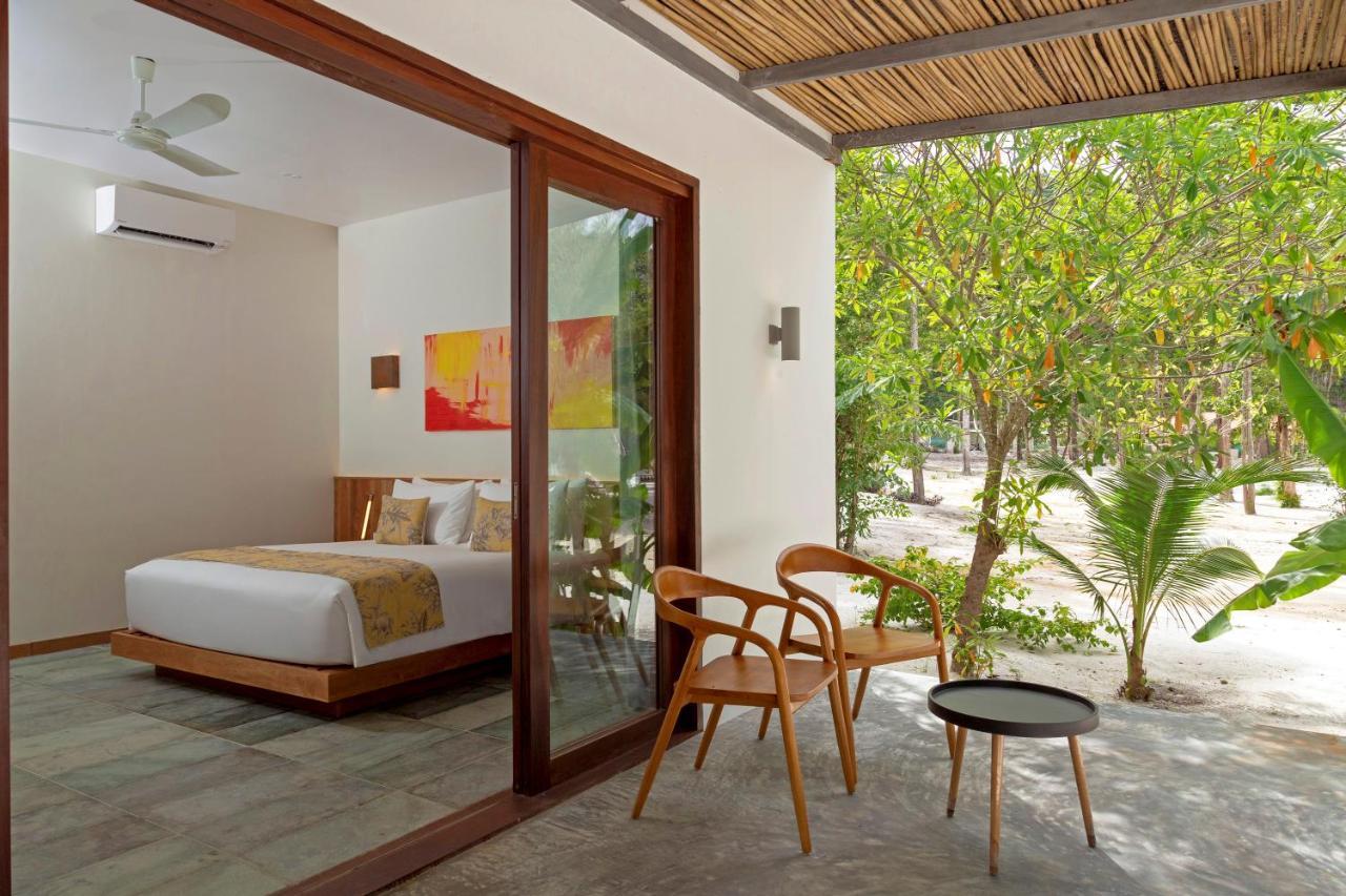 Island Center Point Hotel Koh Rong Sanloem Buitenkant foto
