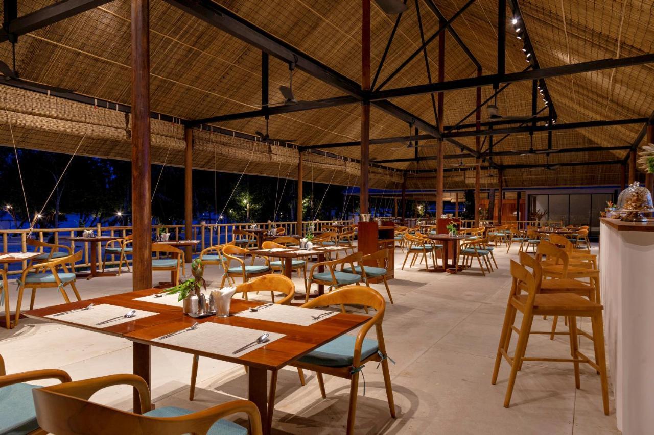Island Center Point Hotel Koh Rong Sanloem Buitenkant foto