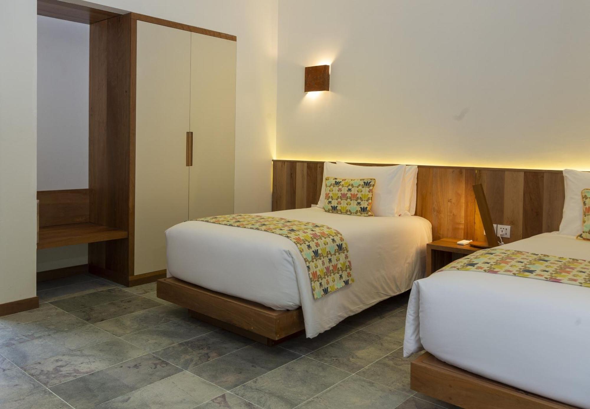 Island Center Point Hotel Koh Rong Sanloem Buitenkant foto